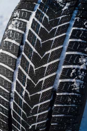 фото протектора и шины WINTERHAWKE II Шина ZMAX WINTERHAWKE II 275/35 R19 100V