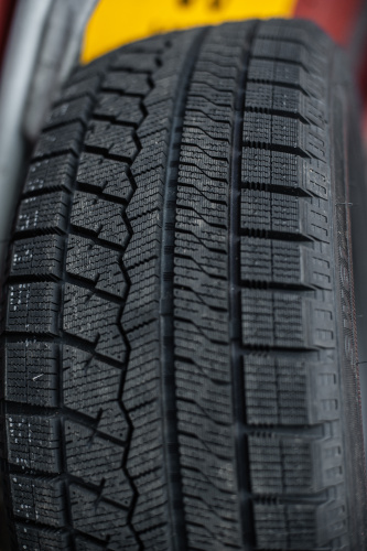 фото протектора и шины Ice Blazer Arctic Шина Sailun Ice Blazer Arctic 185/65 R14 86T