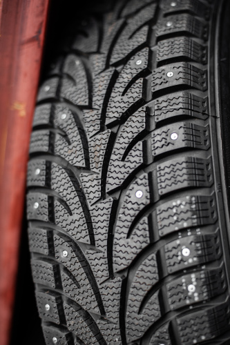 фото протектора и шины Ice Blazer WST1 Шина Sailun Ice Blazer WST1 215/60 R16 95T