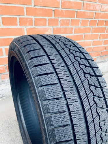 фото протектора и шины Ice Blazer Arctic Шина Sailun Ice Blazer Arctic 185/65 R14 86T